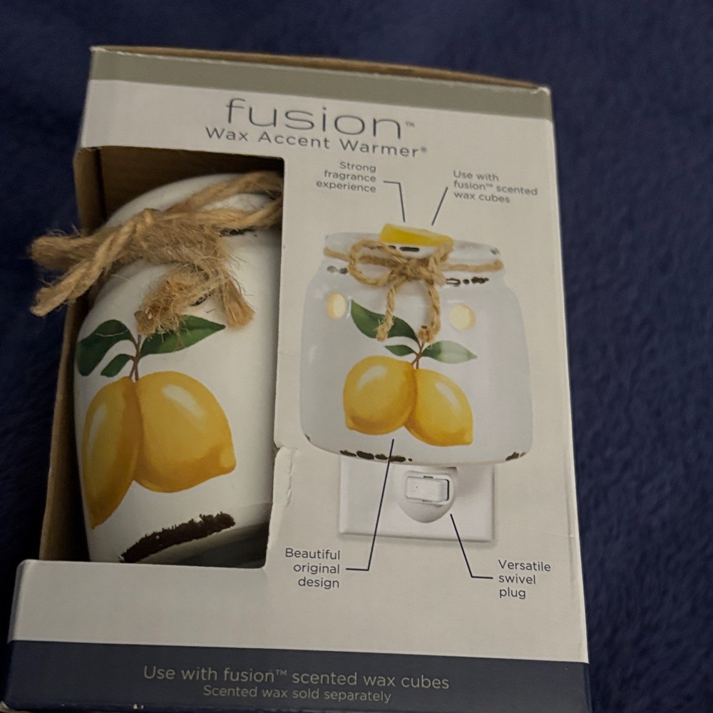 Lemon Design Wax Warmer bundled with 6 pc. Lavender Fields wax melts FREE